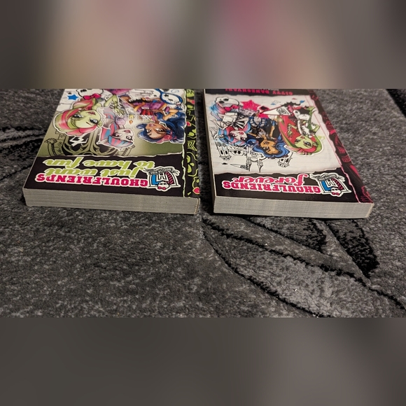 Monster High soft cover books x2 - Picture 6 of 7